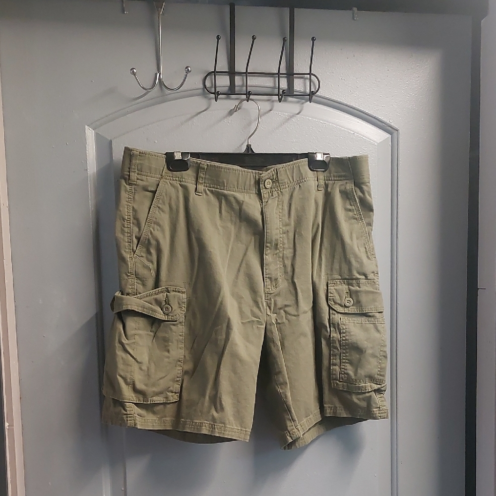 Lee Olive Green Cargo Shorts for Men Sz 38